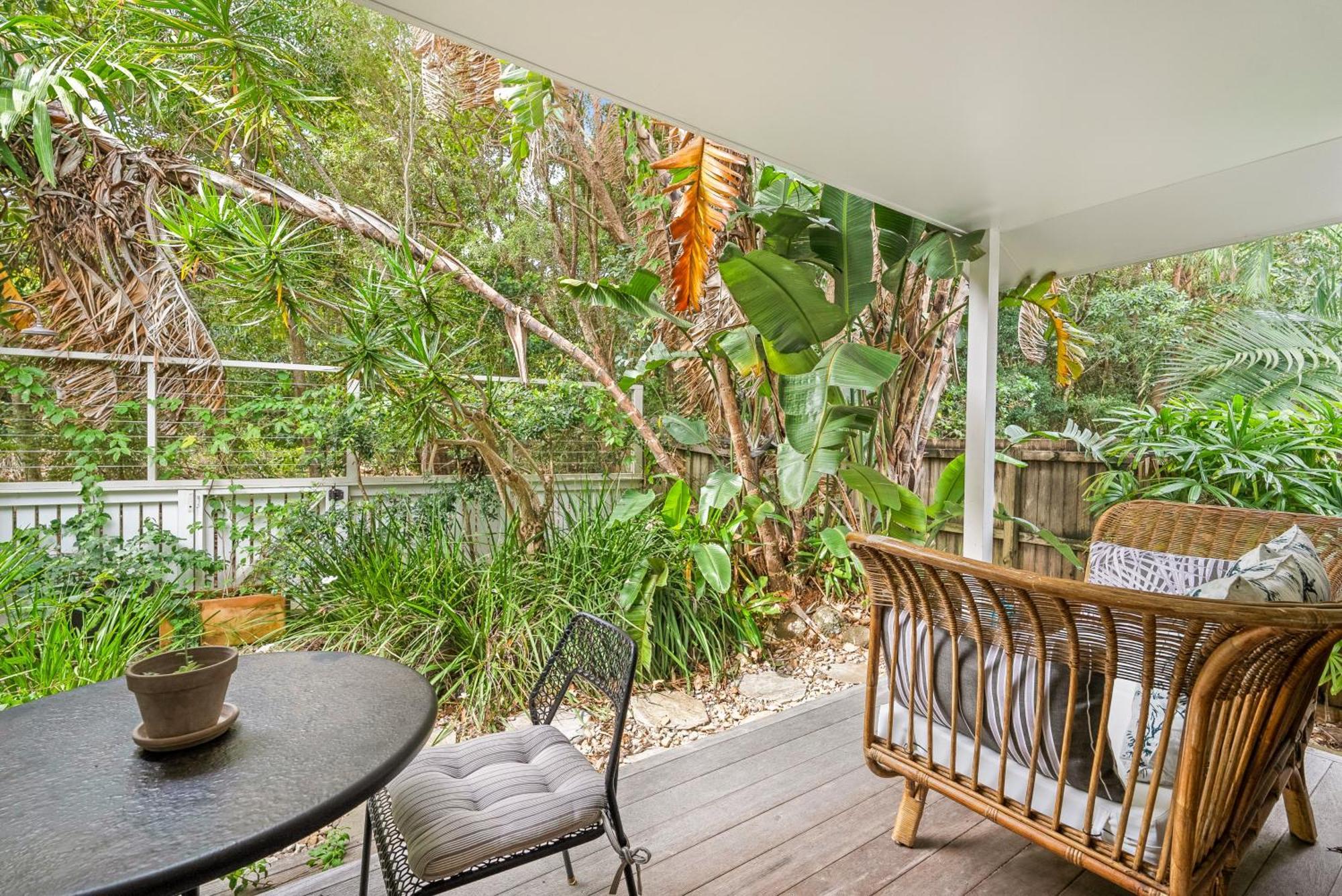 The Beach Shack Byron Bay Hotel Exterior photo